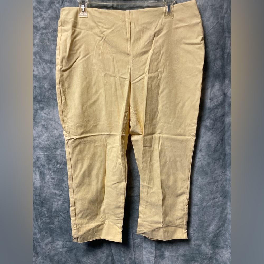 Charter Club yellow capris